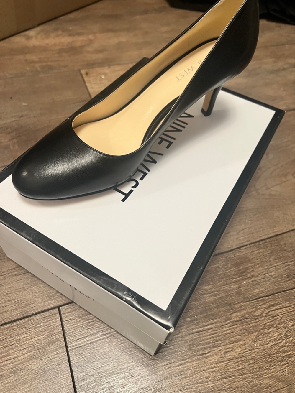 Nine West Black Leather Mid-Heel Pump